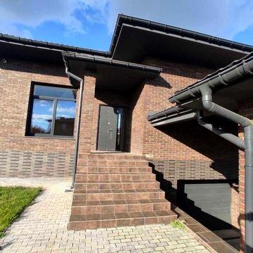 Продам новый современный дом  в коттеджном районе Павленки(код5462)