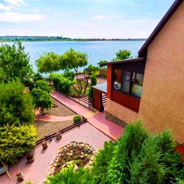 ДВА красивых новых дома с ремонтом на берегу лимана в с. Вапнярка!