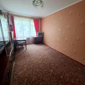 Продам 2-х кім.ква-ру,3 поверх,район Л.Лукяненка..