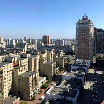 Видовий Loft-простір 92 м² з терасою , метро Мінська , Для офісу, студії або проживання. Без %.