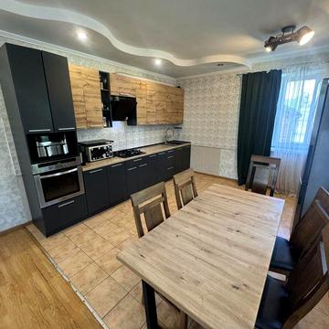 Продаж будинку з ремонтом 226 м² та цоколем,з газом і сауною, с. Рожни, СТ «Трудовик»