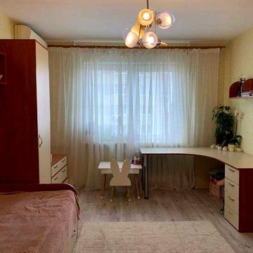 продаж 2 кімнатної, видової квартири на Позняках
