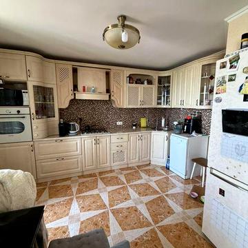 Продається 3 кімнатна квартира на Східному