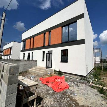 Продам котедж від забудовника з міськими комунікаціями , масив Макарова