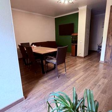 Продам 2 х кімнатну квартиру на Сахарова , власник