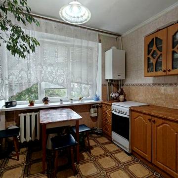 Продається 2к Центр в обкомівському будинку