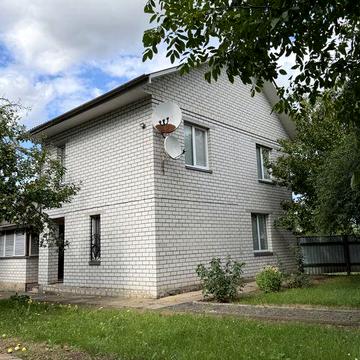 Продаж двоповерхового будинку
