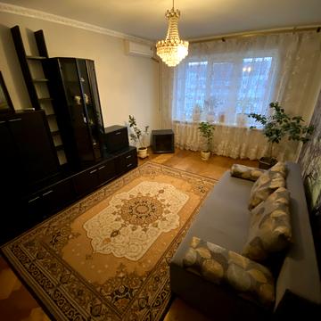 Новорічна вул., 79