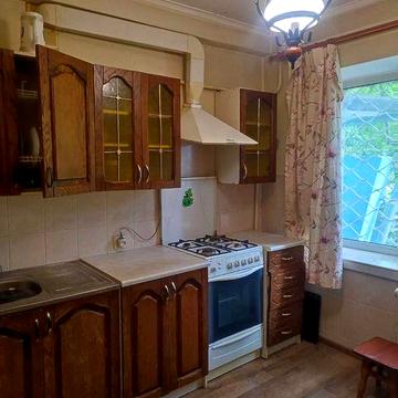 продам хорошу 2-х к кв на Березняках, Дніпровський. програми +