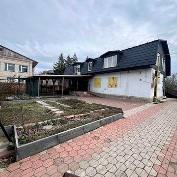 Продається великий двоповерховий будинок у районі 16 школи