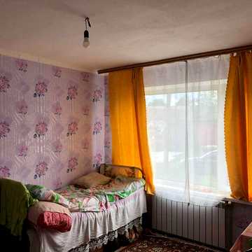*Продаж 3-х кімнатної квартири, центр с. Коробівка.