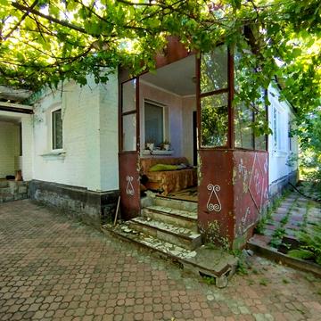 Продається просторий будинок 123м² на два окремих житла 6 cоток р-н Лиса Гора. Автономне опалення  і всі необхідні комунікації. Гараж на 2 автомобілі