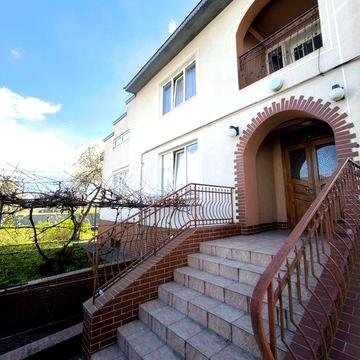 Будинок продаж Городенка є відео