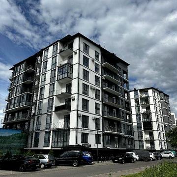 Продаж 1-кімнатної квартири з неймовірним видом на озеро Басівкут