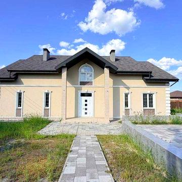 Сучасний будинок під оздобленя