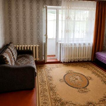 Продам 1к квартиру + гараж ЖК малоквартирний