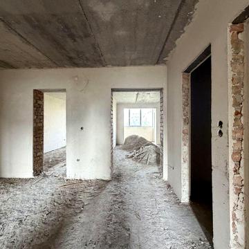 В центрі  м.Івано-Франківськ по вул.Мельника 9a продається 3кім кв. _Y