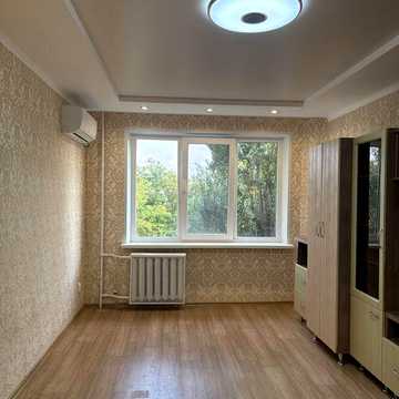 Продам 2х кімнатну з  квартиру з інвертором 4/5-ти поверх дому по вул Кропивницького (район 129 квартал)