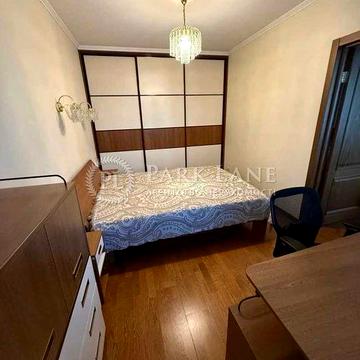 Продам 2к квартиру бульвар Леси Українки Щорса Печерський Центр