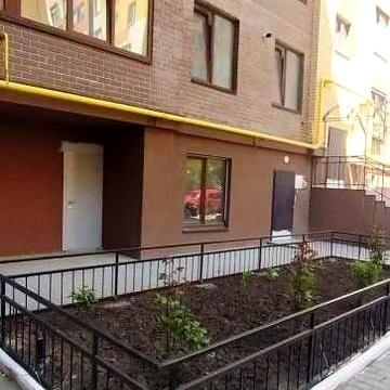 Продам просторную светлую 1-к квартиру 48м в ЖК Уютный, ул. М. Грушевского, свое отопление, средний этаж ЖК Уютный