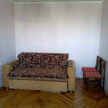Мілютенка вул., 5