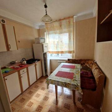 Оренда хорошої 2-х кім метро Мінська, Г.Полку Азов 3 Б