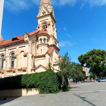 Продам 6 ком. квартиру ул. Новосельского