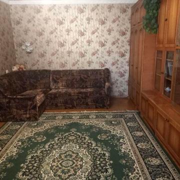 Браїлки поряд з зупинкою