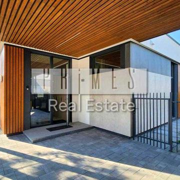 Продаж 3к будинку з частковим ремонтом, КМ Gran Montana, Гора