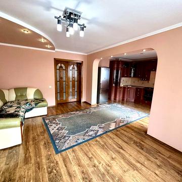 Продається 2 кімнатна квартира з кухнею-студією ЖК Ріка