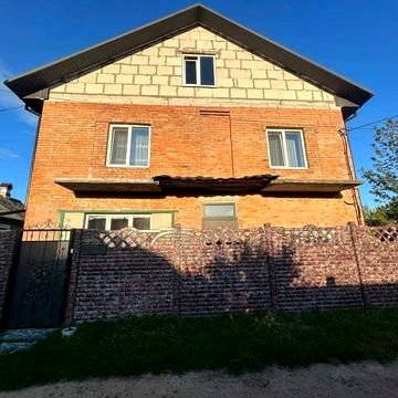 Продам 2-поверховий будинок на Старому місті 3945