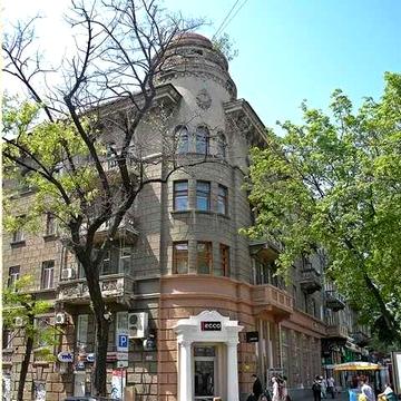 Центр, Греческая площадь, сталинка