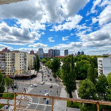 Продам видову квартиру в Печерському районі Києва