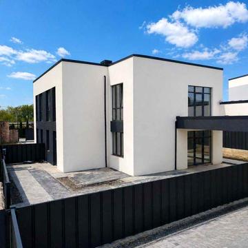 ПРОДАМ дім  загороджений дуплекс з гаржем та терасою 160 м² , 3сот ГАЗ  світло сверловина