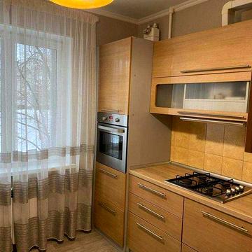 Продаж 2-ної квартири, 4й мікрорайон