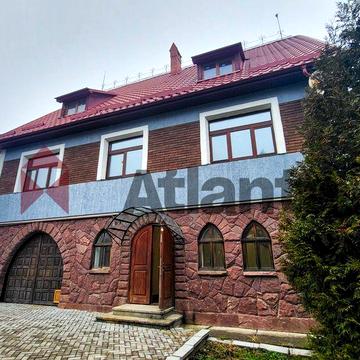 Капітальний будинок на 22х сотках