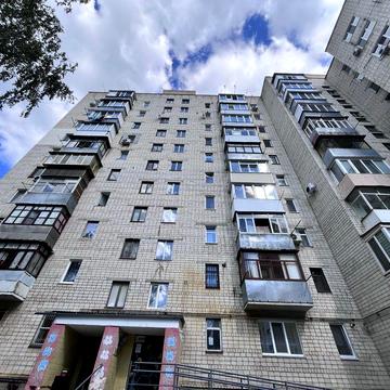 Біля медичного університету