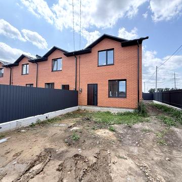 Продам таунхаус боковий Агрономічне (перемичка)