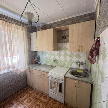 Сдам 2х кімн квартиру Петра Григоренко 10,2поверх 5 ти етаж будинку