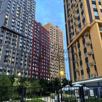 Продаж 1к квартири без ремонт у в ЖК Svitlo Park з видом у двір