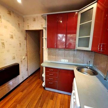 Продам 3 кімнатну квартиру на проспекті Левка Лукяненка.