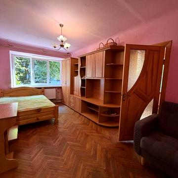 Продаж двокімнатної квартири в центрі з індивідуальним опаленням