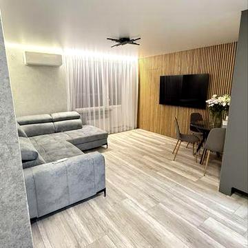 Продам 2-х кімнатну квартиру з ремонтом вул. Пушкарівська