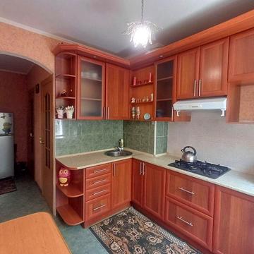 Укомплектованая 2к в центре Вечернего, отличное состояние!