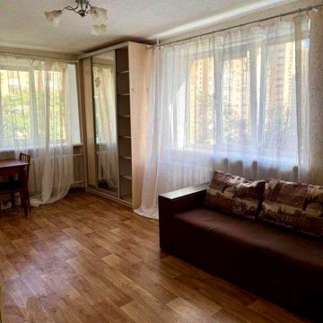 Київ, вулиця Корольова, довгострокова оренда квартири