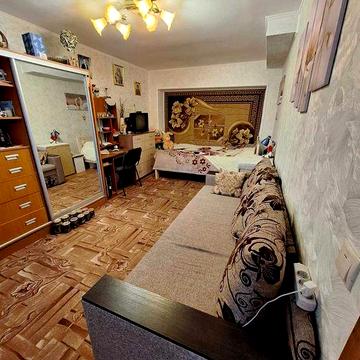 Продається 1 кімнатна квартира в центрі міста.