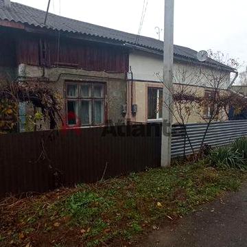 1\2 будинку з земельною ділянкою 5 соток р-н Аеропорту