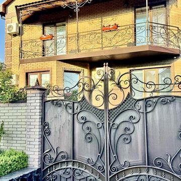Продаж  затишного, добротного, облаштованого, Елітного  будинку р.н Лелеківка.