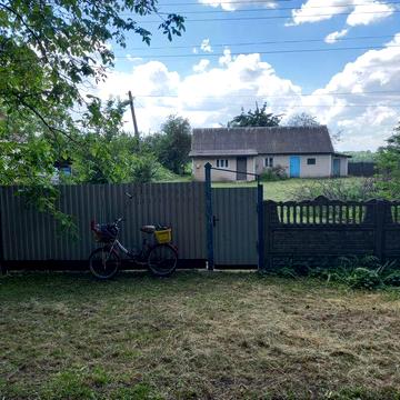 Продам участок з невеликим будинком