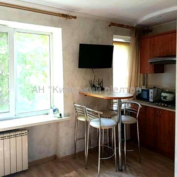 Оренда затишної 1-к квартири метро «Житомирська», вул. Депутатська, 25.